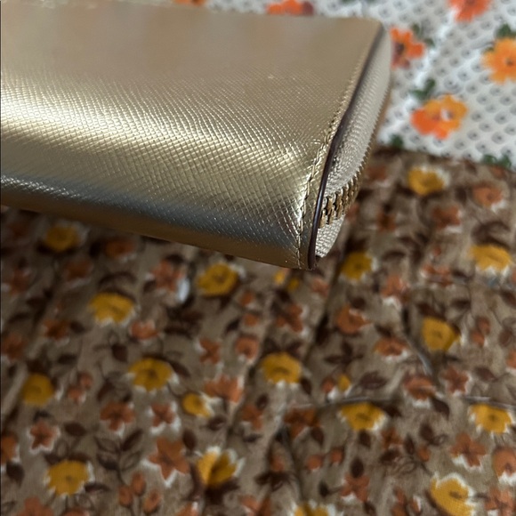 Kate Spade Metallic Gold Wallet/Clutch - Picture 5 of 15